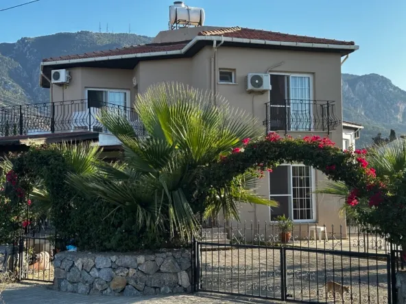 Haus / Villa in Lapta, Nordzypern