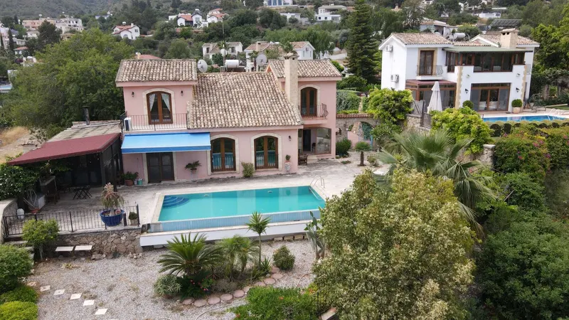 Haus / Villa in Alsancak, Nordzypern